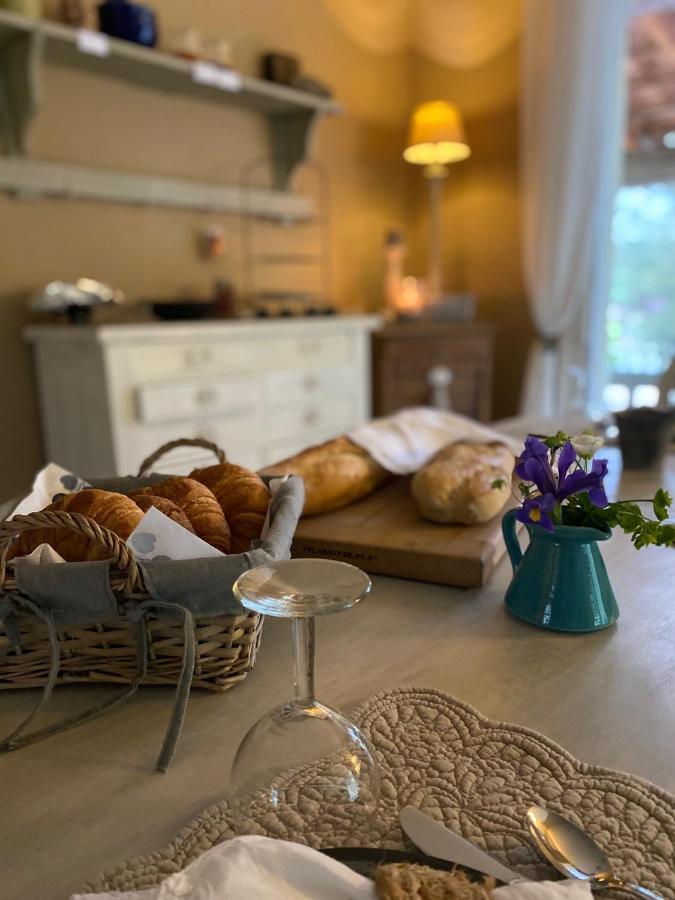 L'Eveil En Provence Acomodação com café da manhã Entrecasteaux Exterior foto