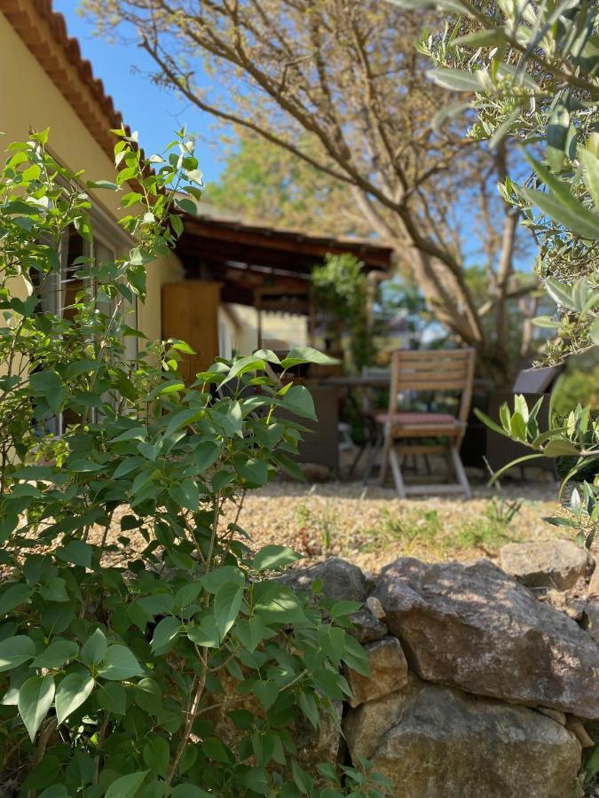L'Eveil En Provence Acomodação com café da manhã Entrecasteaux Exterior foto